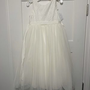 David bridal nwt flower girl dress.